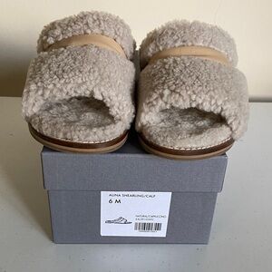 Aquataila shearling leather side. vGUC